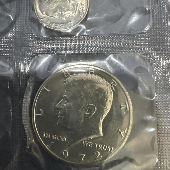 1972 U.S. Uncirculated Coin Set Mint Original Government Packaging OGP - Picture 5 of 10